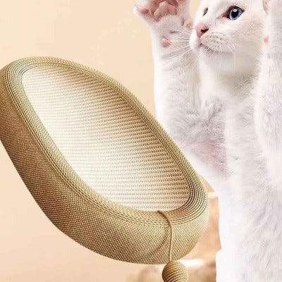 chat blanc et Griffoir lit chat de forme ovale 