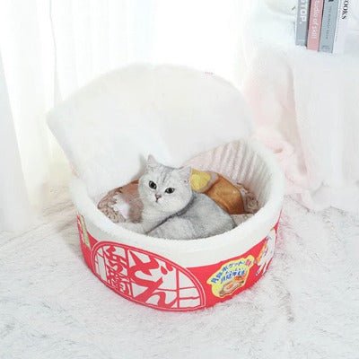 Maison chat | Kawaii Nouilles et chat couché dedans