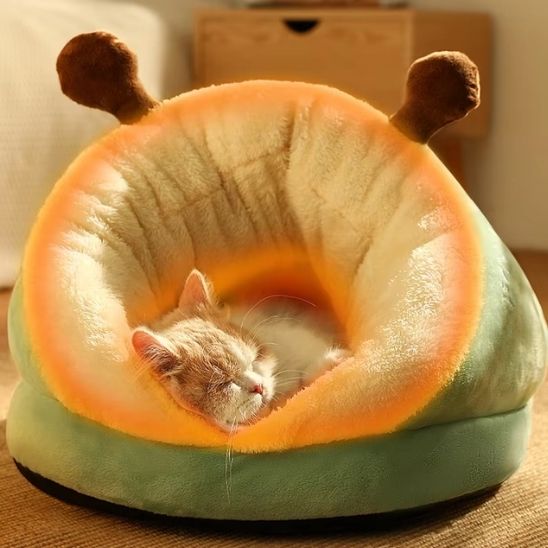 niche pour chat et chat dort