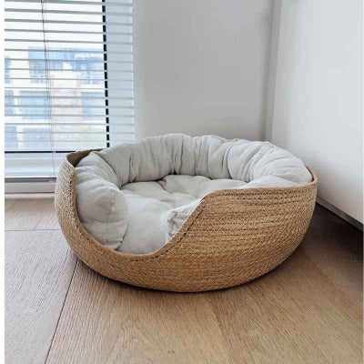 panier chat bambou dans un coin